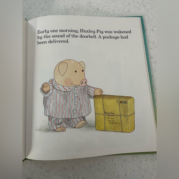 Huxley Pig's Airplane. Rodney Peppé
Children’s Hardcover Book Vintage - Picture 8 of 12